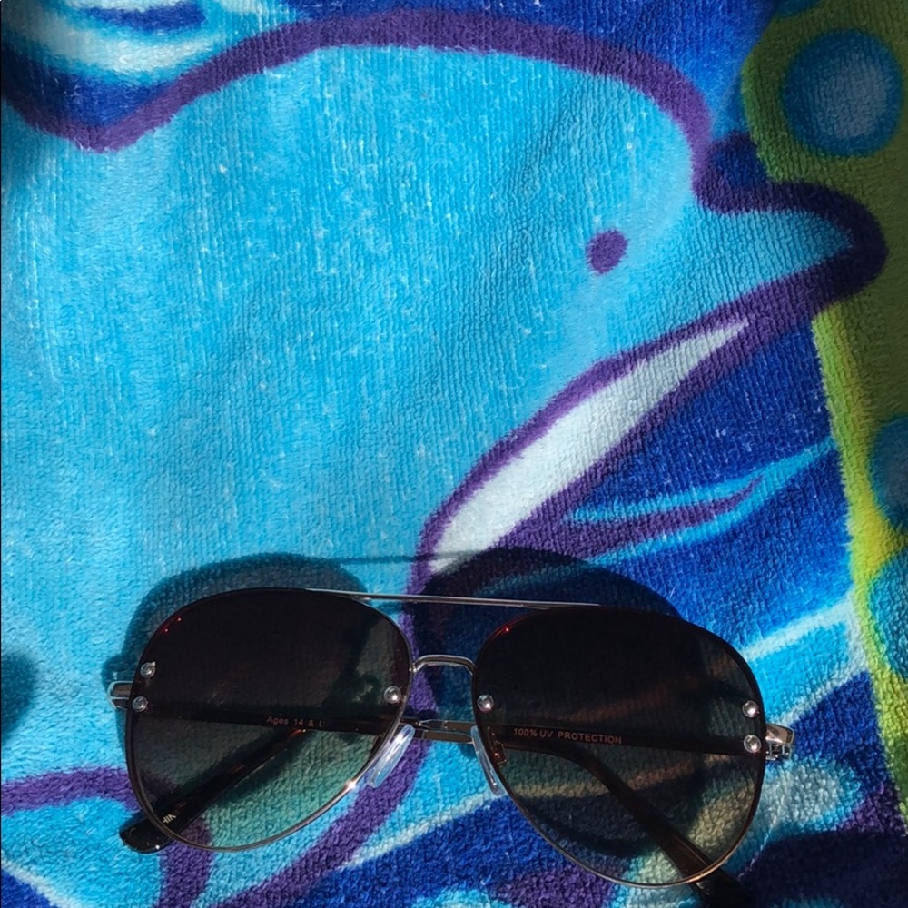 Maurice’s Frameless Aviator Sunglasses 🕶